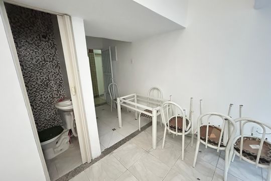 Sala de kitnet/studio para alugar com 1 quarto, 28m² em Cascadura, Rio de Janeiro