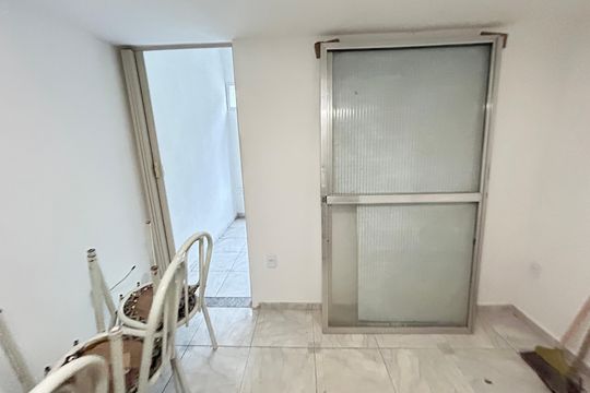 Sala de kitnet/studio para alugar com 1 quarto, 28m² em Cascadura, Rio de Janeiro