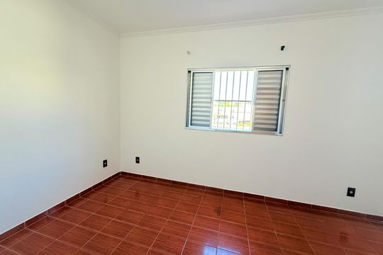 Quarto 2 de casa para alugar com 3 quartos, 131m² em Jardim Rosa Maria, São Paulo