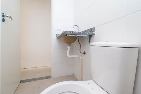 Banheiro de apartamento à venda com 2 quartos, 46m² em Parada Xv de Novembro, São Paulo