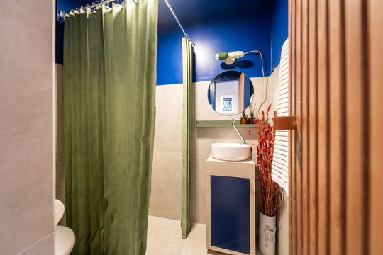 Banheiro de kitnet/studio para alugar com 1 quarto, 26m² em Pompeia, São Paulo