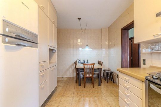 Cozinha de apartamento para alugar com 3 quartos, 240m² em Floresta, Porto Alegre