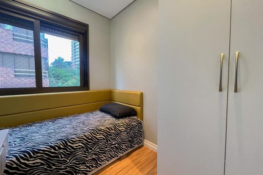 Quarto 3 de apartamento para alugar com 3 quartos, 120m² em Auxiliadora, Porto Alegre