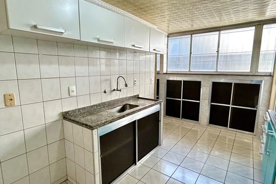 Cozinha de apartamento à venda com 2 quartos, 63m² em Parque Cecap, Guarulhos