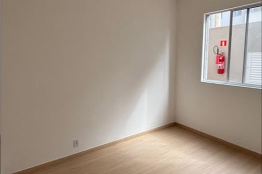 Quarto de apartamento para alugar com 2 quartos, 47m² em Jardim Sao Luiz, Embu das Artes