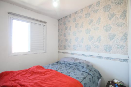 Quarto 1 de apartamento para alugar com 2 quartos, 50m² em Jardim Monte Alegre, Taboão da Serra