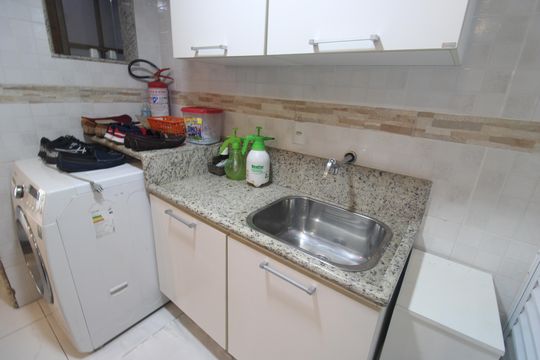 Área de serviço de casa à venda com 3 quartos, 424m² em Anil, Rio de Janeiro