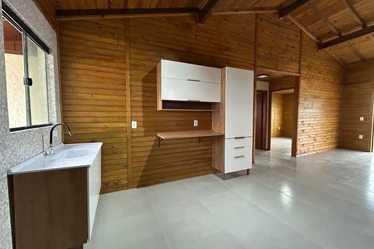 Cozinha  de casa para alugar com 2 quartos, 82m² em Carianos, Florianópolis