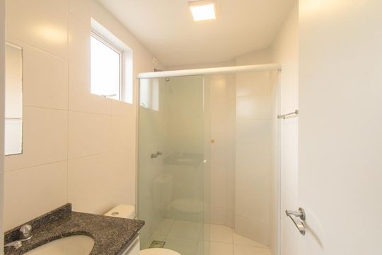 Banheiro da Suíte de apartamento para alugar com 1 quarto, 35m² em Alto da Glória, Curitiba