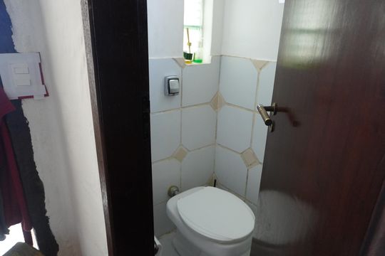 Banheiro da Suite 1 de casa de condomínio à venda com 3 quartos, 500m² em Morada dos Pássaros, Barueri