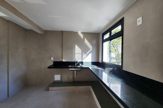 Cozinha  de apartamento à venda com 3 quartos, 85m² em Serra, Belo Horizonte