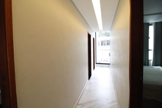 Corredor de casa à venda com 3 quartos, 200m² em Jacarepaguá, Rio de Janeiro