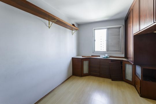Quarto 2 de apartamento à venda com 2 quartos, 75m² em Indianópolis, São Paulo