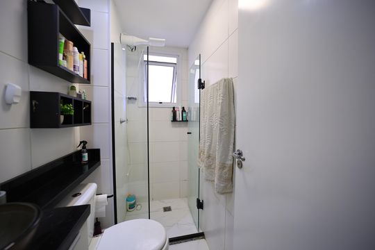 Banheiro de apartamento para alugar com 2 quartos, 41m² em Vila Buenos Aires, São Paulo