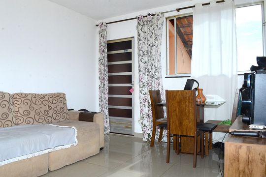 Sala de apartamento à venda com 2 quartos, 49m² em Vitoria, Belo Horizonte