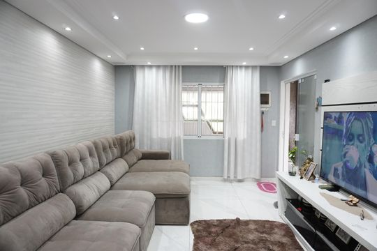 Casa à venda com 3 quartos, 158m² em Jardim Helena, São Paulo