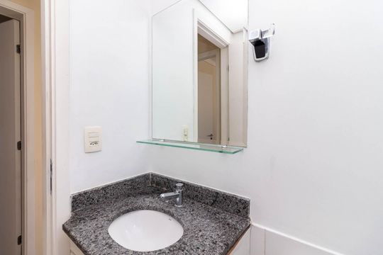 Banheiro de apartamento para alugar com 2 quartos, 65m² em Limão, São Paulo