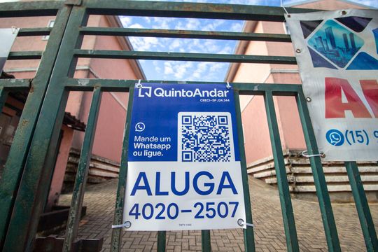 Plaquinha de kitnet/studio para alugar com 1 quarto, 30m² em Lopes de Oliveira, Sorocaba
