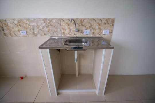 Cozinha de kitnet/studio para alugar com 1 quarto, 30m² em Lopes de Oliveira, Sorocaba