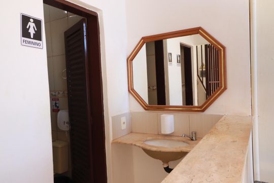 Banheiro 2 de casa para alugar com 2 quartos, 200m² em Jardim Orestes Lopes de Camargo, Ribeirão Preto