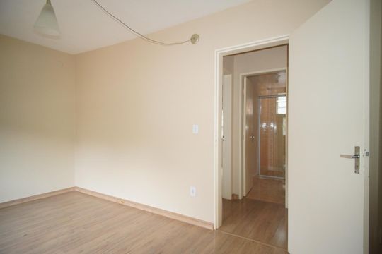 Quarto 2 de apartamento para alugar com 2 quartos, 67m² em Agronomia, Porto Alegre