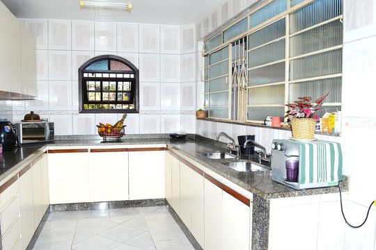 Casa à venda com 3 quartos, 413m² em Eymard, Belo Horizonte