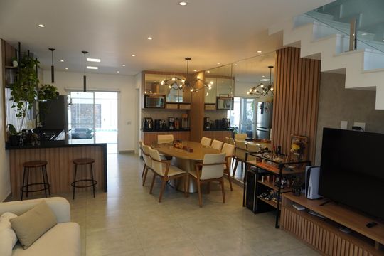 Sala de Estar - Jantar de casa de condomínio à venda com 3 quartos, 150m² em Alphaville, Santana de Parnaíba