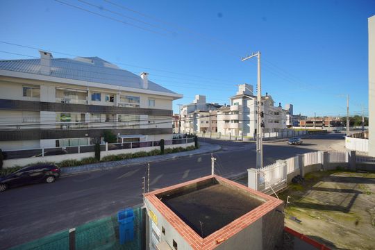 Vista da Suíte de apartamento para alugar com 2 quartos, 60m² em Ingleses Centro, Florianópolis