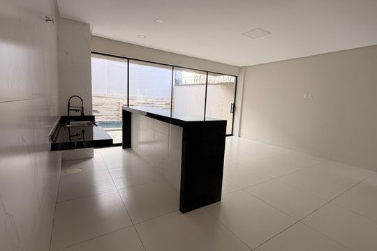 Churrasqueira de casa à venda com 3 quartos, 180m² em Moinho dos Ventos, Goiânia