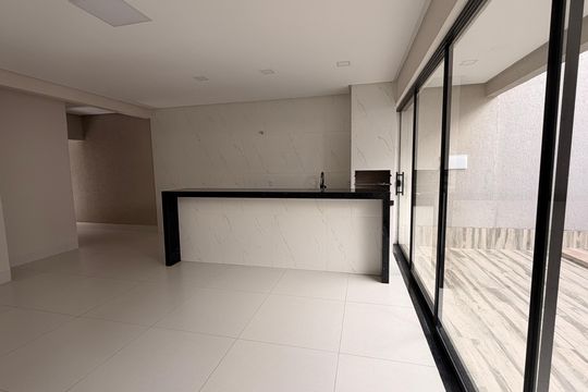 Churrasqueira de casa à venda com 3 quartos, 180m² em Moinho dos Ventos, Goiânia