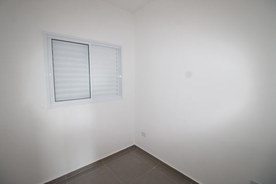 Quarto 2 de apartamento para alugar com 2 quartos, 39m² em Guaianases, São Paulo