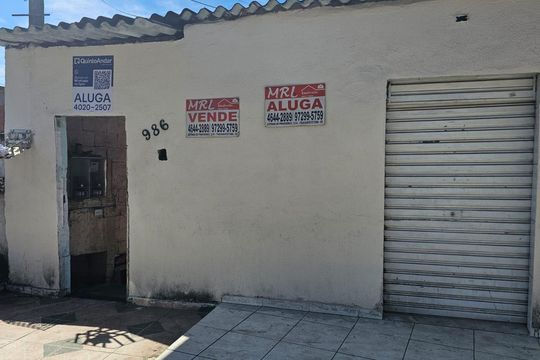 Fachada de casa para alugar com 1 quarto, 30m² em Chácara Holiday, Itaquaquecetuba