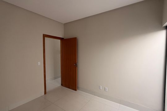 Suíte 2 de casa à venda com 3 quartos, 180m² em Moinho dos Ventos, Goiânia