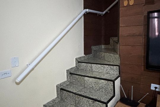 Escada de casa para alugar com 2 quartos, 80m² em Jardim do Mirante, Santo André