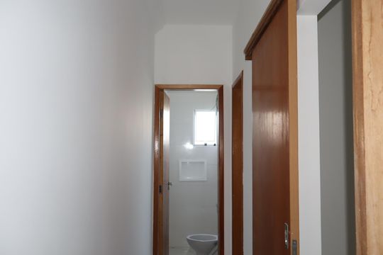 Corredor de apartamento à venda com 2 quartos, 35m² em Jardim Santa Teresinha, São Paulo