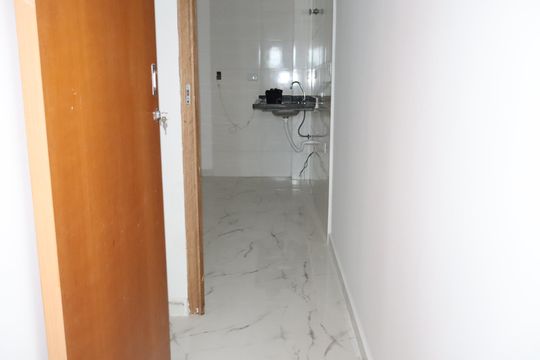 Corredor de apartamento à venda com 2 quartos, 35m² em Jardim Santa Teresinha, São Paulo
