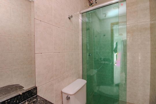 Banheiro da Cobertura de apartamento para alugar com 3 quartos, 174m² em São Geraldo, Porto Alegre