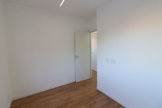 Quarto 1 de apartamento para alugar com 2 quartos, 41m² em Jaguaribe, Osasco