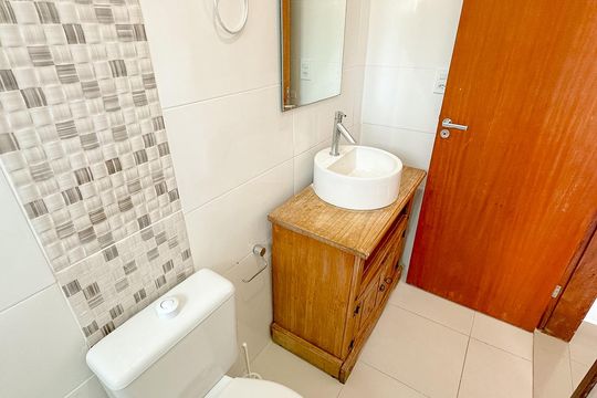 Banheiro da Suíte de casa para alugar com 1 quarto, 155m² em Ingleses do Rio Vermelho, Florianópolis