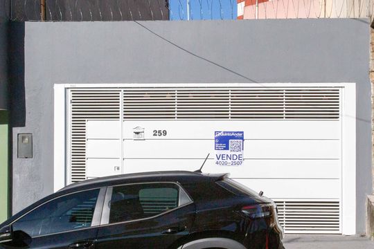 Fachada de casa à venda com 3 quartos, 125m² em Centro, Diadema