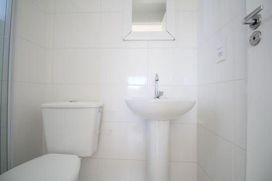 Banheiro de apartamento à venda com 1 quarto, 25m² em Paraíso do Morumbi, São Paulo
