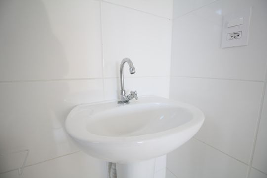 Banheiro de apartamento à venda com 1 quarto, 25m² em Paraíso do Morumbi, São Paulo