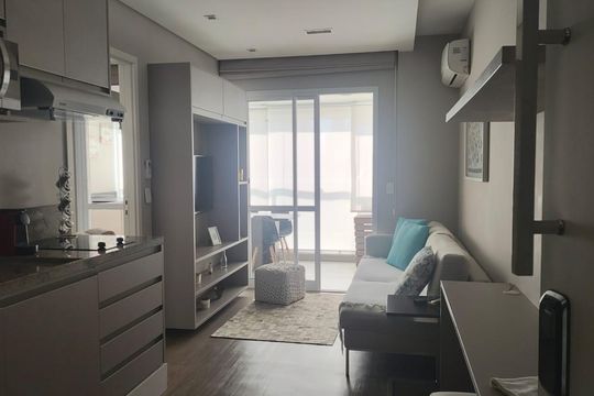 Sala de casa à venda com 3 quartos, 130m² em Campininha, São Paulo