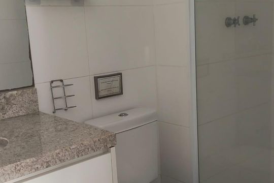 Banheiro de casa à venda com 3 quartos, 130m² em Campininha, São Paulo