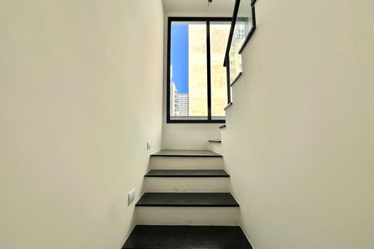 Escada de casa de condomínio à venda com 3 quartos, 137m² em Vila Monte Alegre, São Paulo
