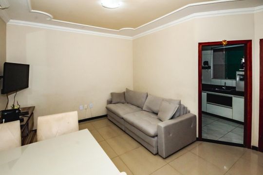 Sala de casa à venda com 2 quartos, 113m² em Vila Cloris, Belo Horizonte