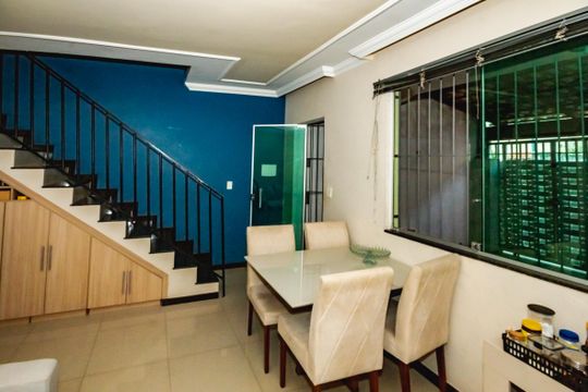 Sala de casa à venda com 2 quartos, 113m² em Vila Cloris, Belo Horizonte