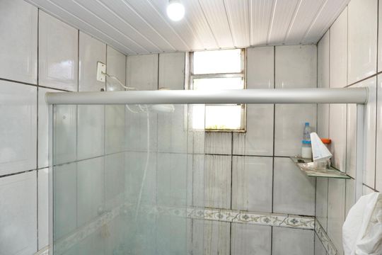 Banheiro social de casa à venda com 3 quartos, 90m² em Renascença, Belo Horizonte