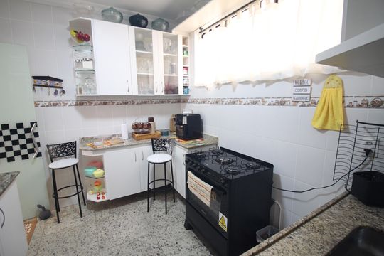 Cozinha de apartamento à venda com 3 quartos, 74m² em Barreiro, Belo Horizonte