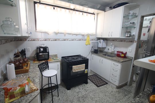 Cozinha de apartamento à venda com 3 quartos, 74m² em Barreiro, Belo Horizonte
